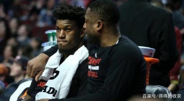 曼联2弃将左右意甲冠军，4500万前锋梅开二度，那不勒斯5连胜登顶（曼联两旧将影响意甲争冠格局，4500万锋霸梅开二度，那不勒斯豪取五连胜登顶榜首）