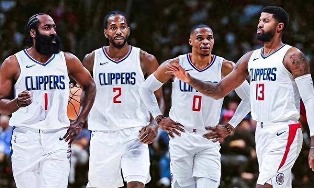 状态不佳！爱德华兹11中3得到15分5失误（手感低迷！爱德华兹11投3中仅拿15分并出现5次失误）