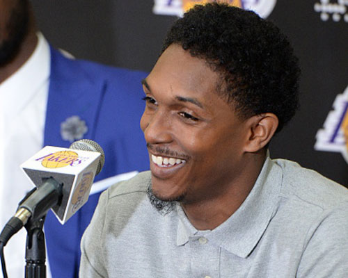 斯基拉：尤文未谈妥麦肯尼续约，两家意甲俱乐部已与球员接触（斯基拉：尤文与麦肯尼续约受阻，两支意甲球队已与其接洽）