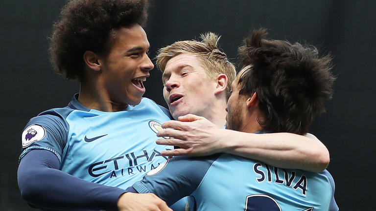 湖人詹姆斯关键三分锁定胜利（詹姆斯命中致胜三分，湖人锁定胜局）