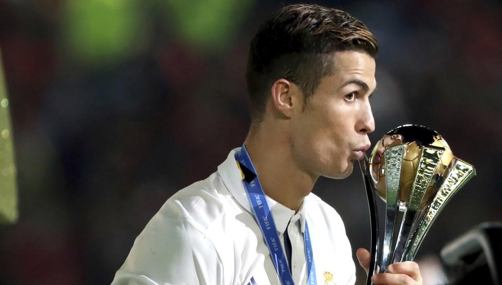 齐达内：在上海见到一个优秀的年轻人，球打得着实可以！（齐达内：上海遇见一位出色新秀，球技确实了得！）