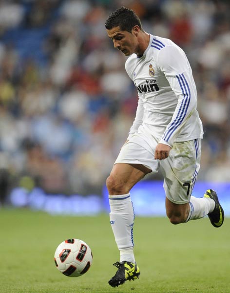 长春亚泰老将谭龙休赛期加练：国旗下的奔跑，坚持生长的模样（长春亚泰老将谭龙休赛期苦练：国旗下的奔跑，保持成长姿态）