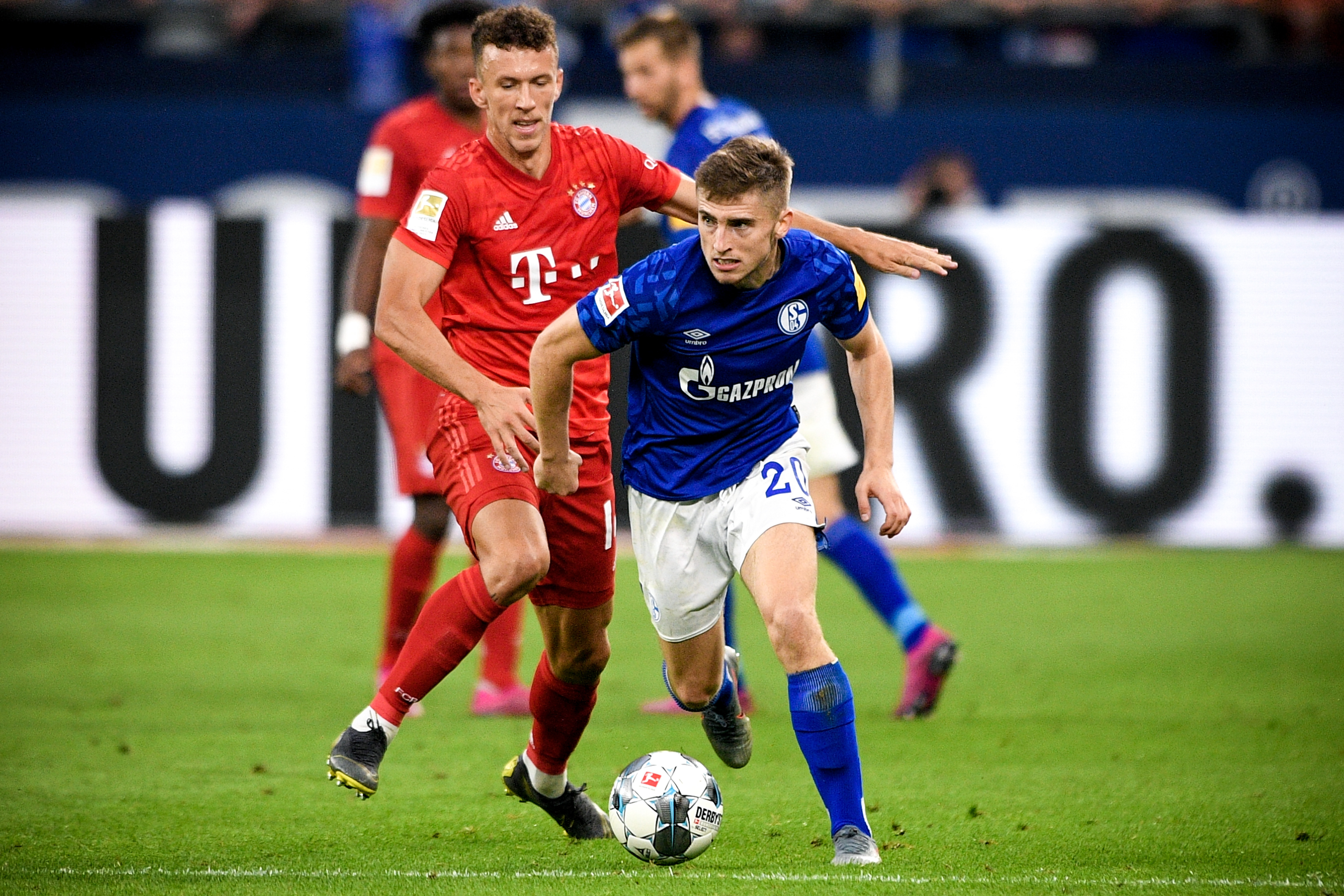 海港在亚冠已跨赛季10场不胜，上次赢球是整整一年前（海港亚冠已连续10场未胜，距上次赢球整整一年）