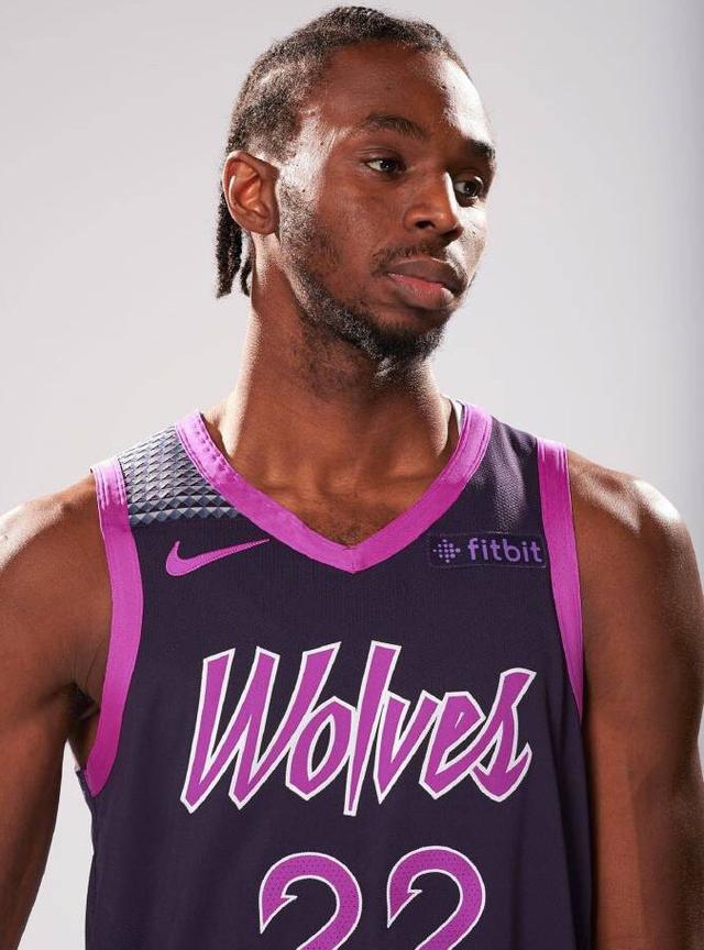 后卫必学的五个突破动作（后卫必练的五大突破技巧）