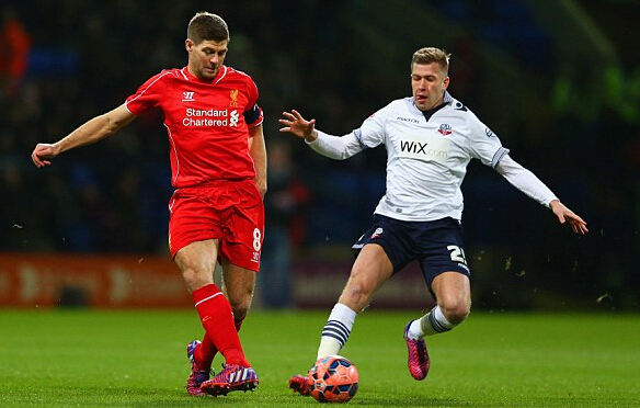 西甲：巴萨客场2-2战平塞维利亚（西甲：巴萨客场与塞维利亚2-2握手言和）