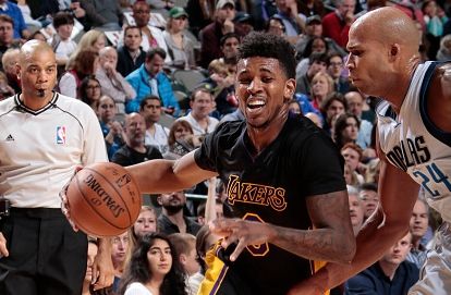 邦本给球队施压，高价没必要留，辽宁铁人引援受阻 李金羽发挥人脉（邦本施压续约，高价不必强留；辽宁铁人引援受阻，李金羽借人脉破局）