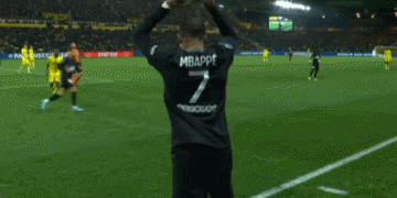 每体：巴萨内部对亚马尔每次客场都成为“头号公敌”感到担忧